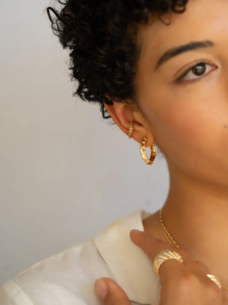 1" Knife Edge Hoops Diamond