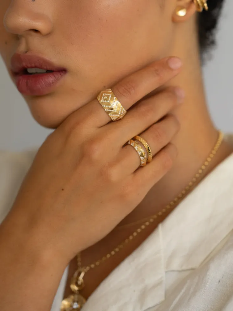 Knife Edge Pave Talisman Band