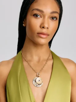 Major Sun Sign Medallion Pendant Months